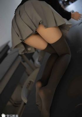 美女被压在身下猛操国产精品_720BD在线观看