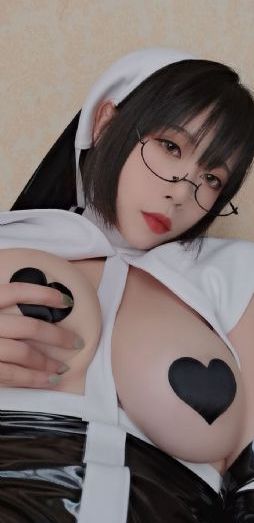 免费观看美女裸体的网站软件_高清电影-免费完整版